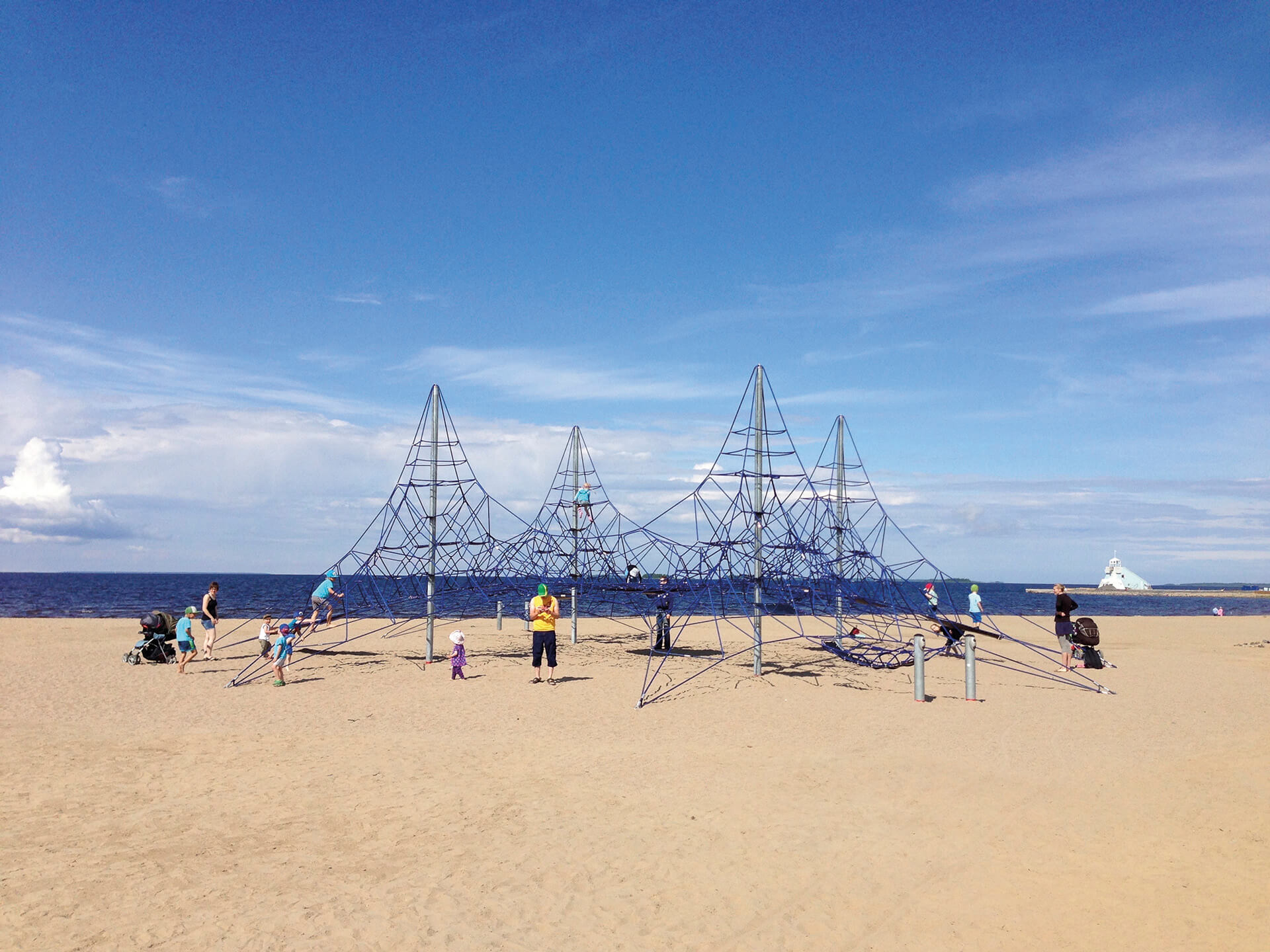 Four-mast Spacenet, 3.9m