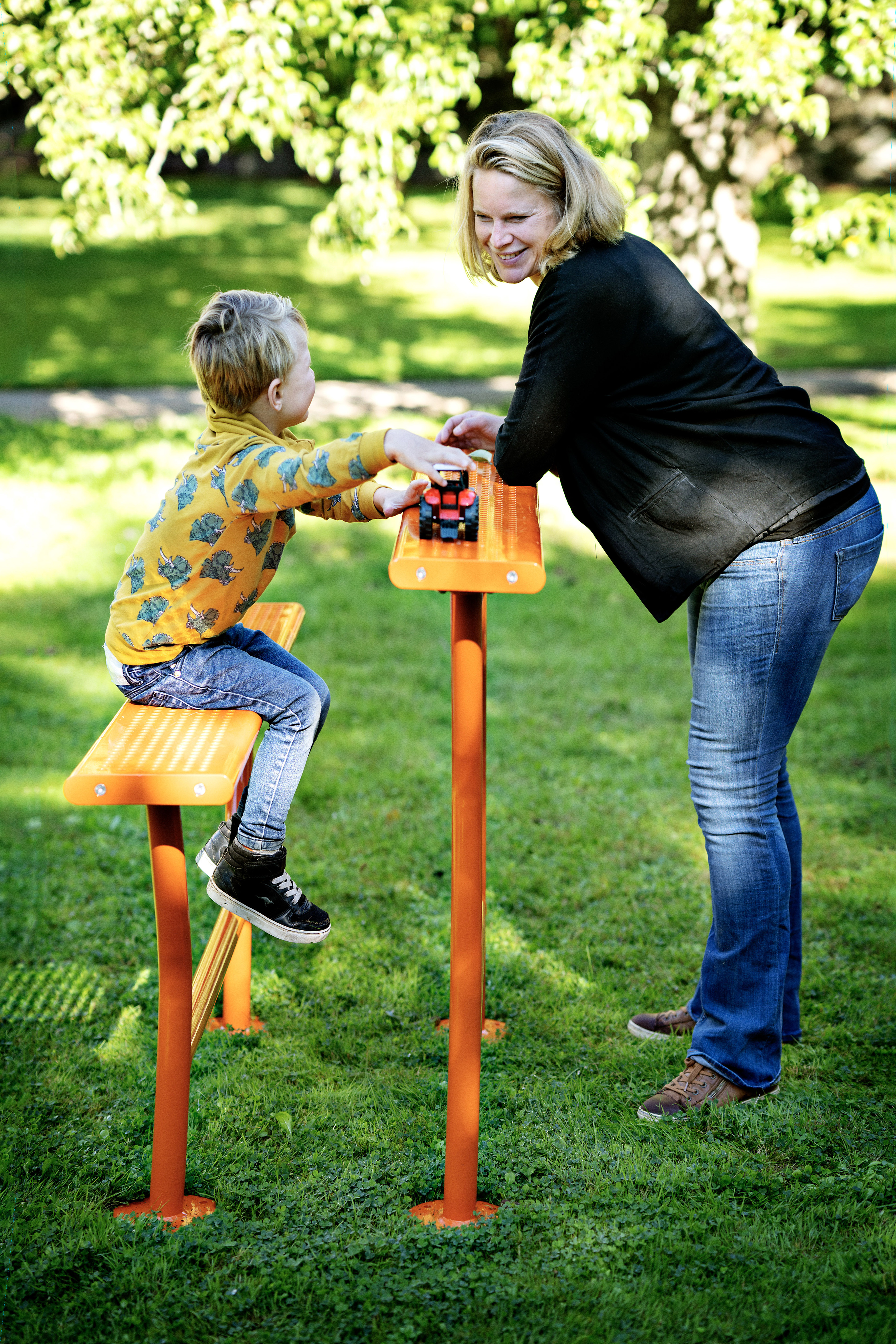 Agora Steel Hangout Bench