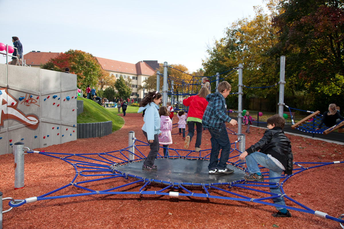 Hexagonal Jumping Net